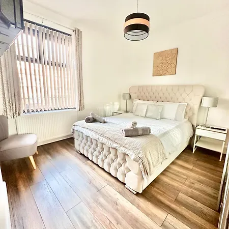 Urba Luxury 4bed Holiday home